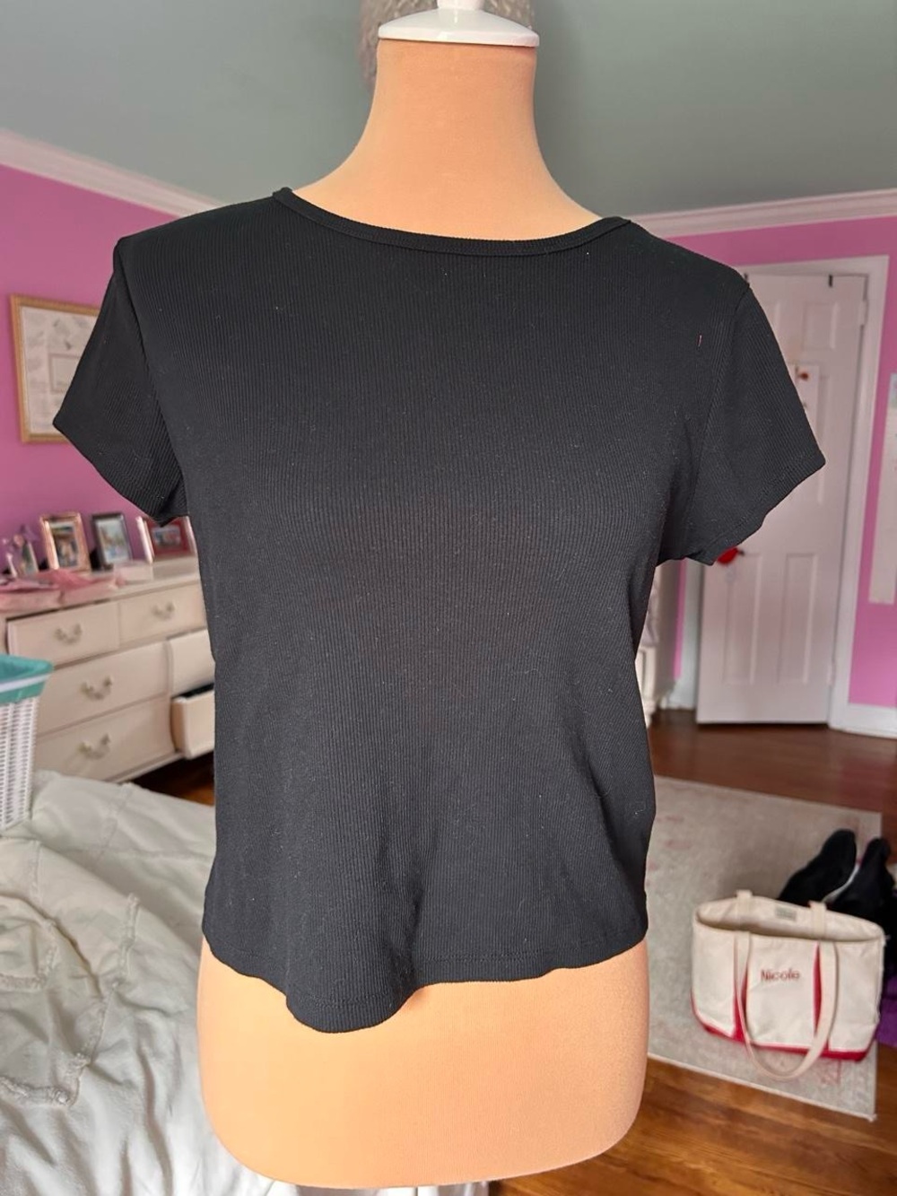 Universal Thread Black Relaxed Short Sleeve Tee